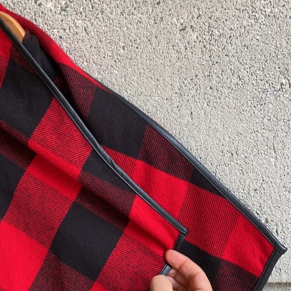 G.H. Bass & Co Red Buffalo Plaid Open front Cardi - Picture 5 of 6